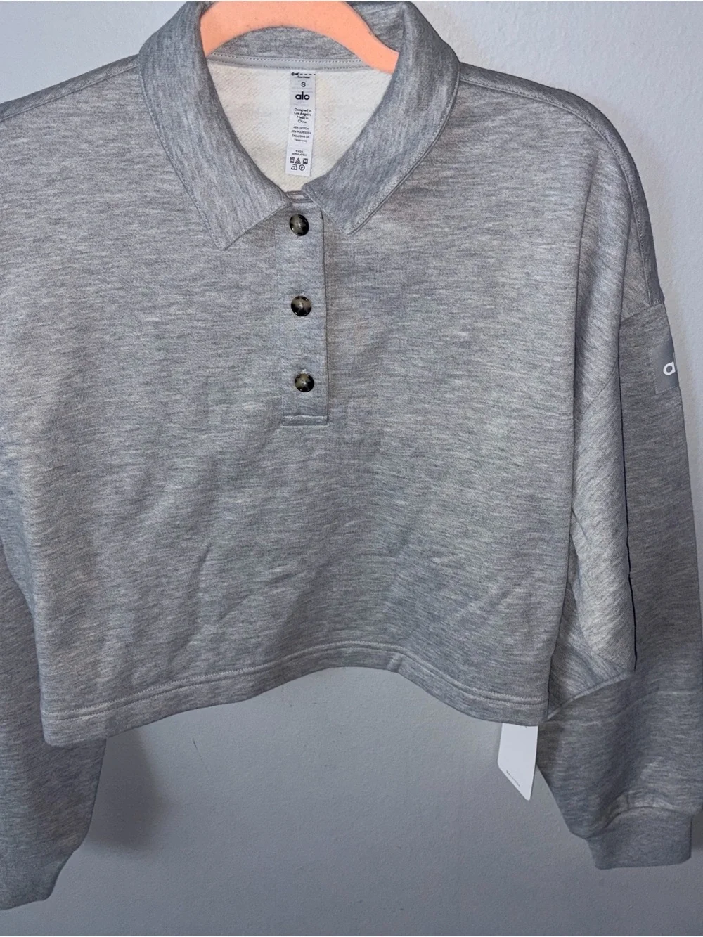 NWT Alo Yoga Polo  Henley Sweatshirt Small Grey Long Sleeve Button Collar Logo